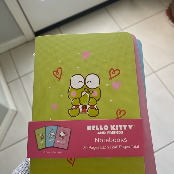 HELLO KITTY notebooks 🩷 - Picture 2 of 4